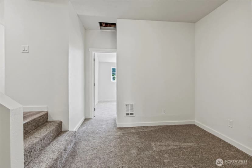 Property photo for 255 Douglas Street, Longview photo 18