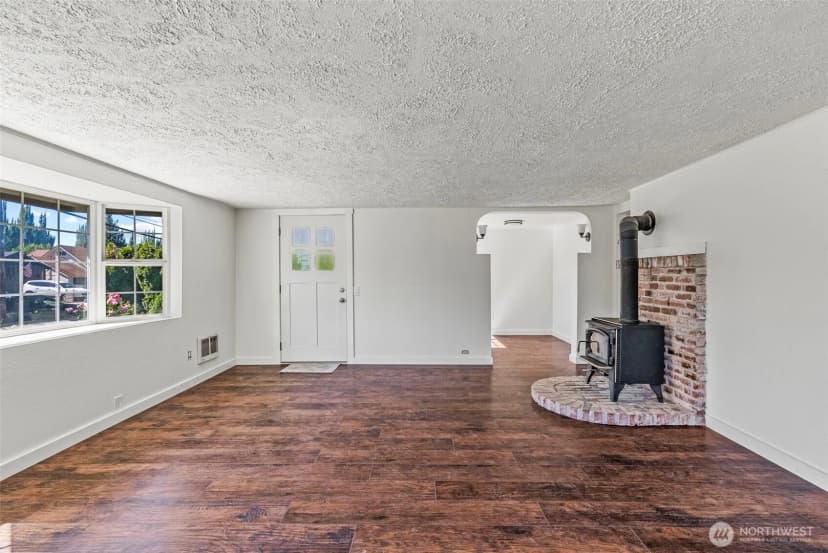 Property photo for 255 Douglas Street, Longview photo 10