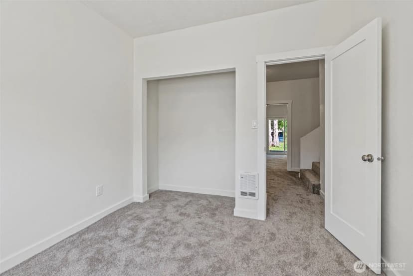 Property photo for 255 Douglas Street, Longview photo 22