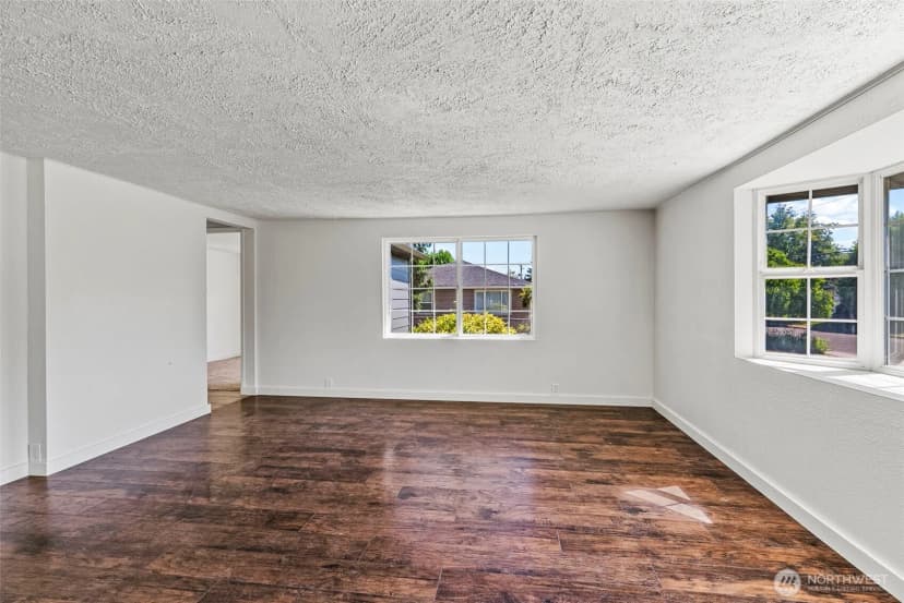 Property photo for 255 Douglas Street, Longview photo 9