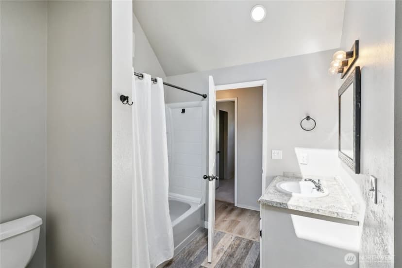 Property photo for 1200 Stierlen Place, Burlington photo 18