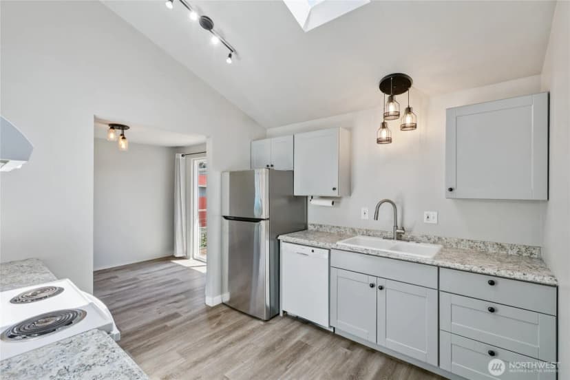 Property photo for 1200 Stierlen Place, Burlington photo 11