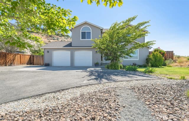 Property photo for 1243 Wheatridge Drive, East Wenatchee