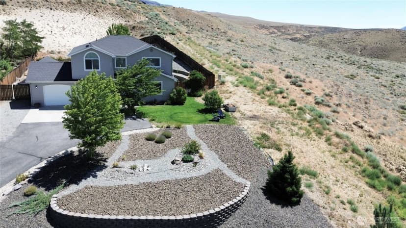 Property photo for 1243 Wheatridge Drive, East Wenatchee photo 3