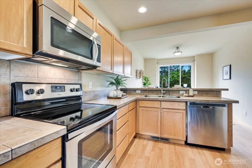 Property photo for 9411 18th Avenue W #b, Everett photo 8