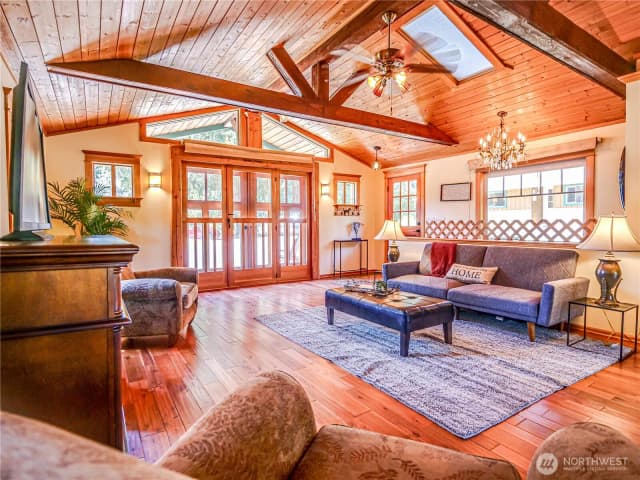 Property photo for 18612 51st Avenue Se, Bothell photo 5