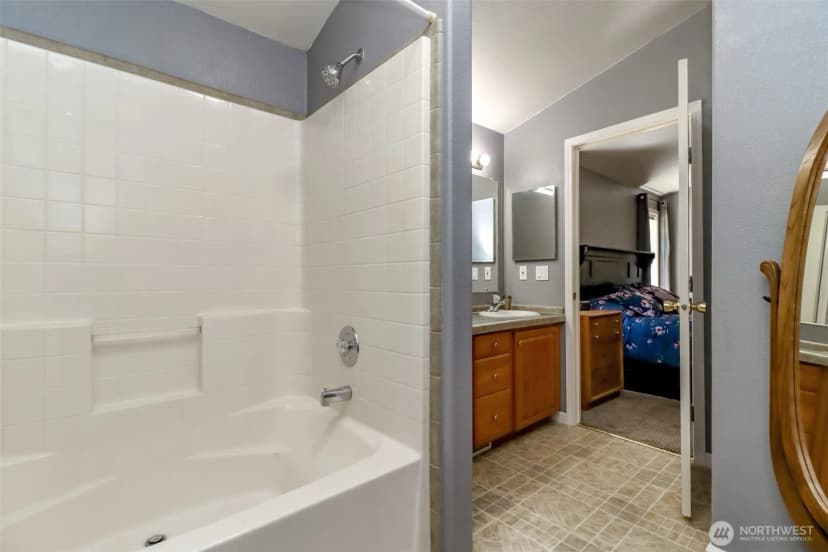 Property photo for 15724 Lawrence Lake Road Se, Yelm photo 18