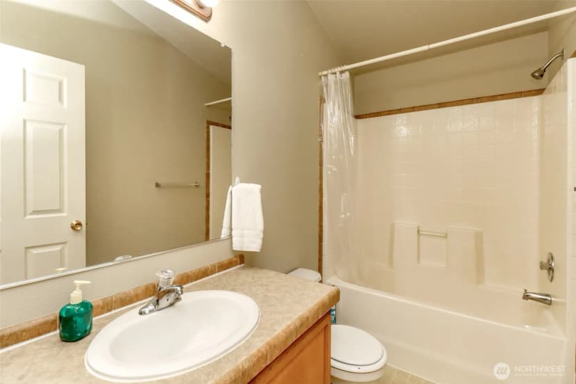 Property photo for 15724 Lawrence Lake Road Se, Yelm photo 8