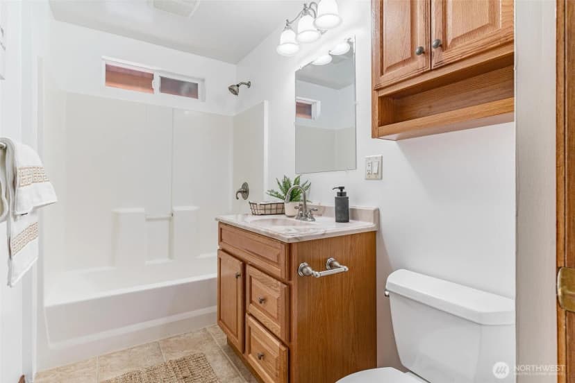 Property photo for 939 N 88th St, Seattle photo 12