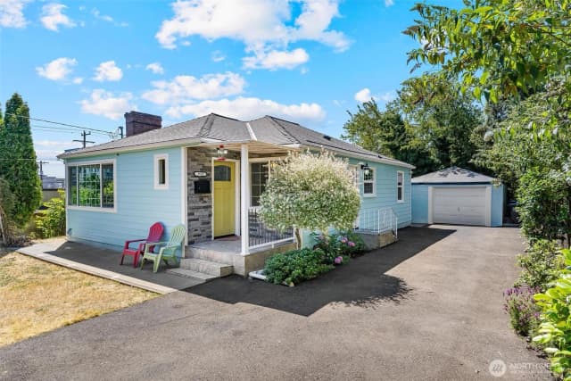 Property photo for 939 N 88th St, Seattle