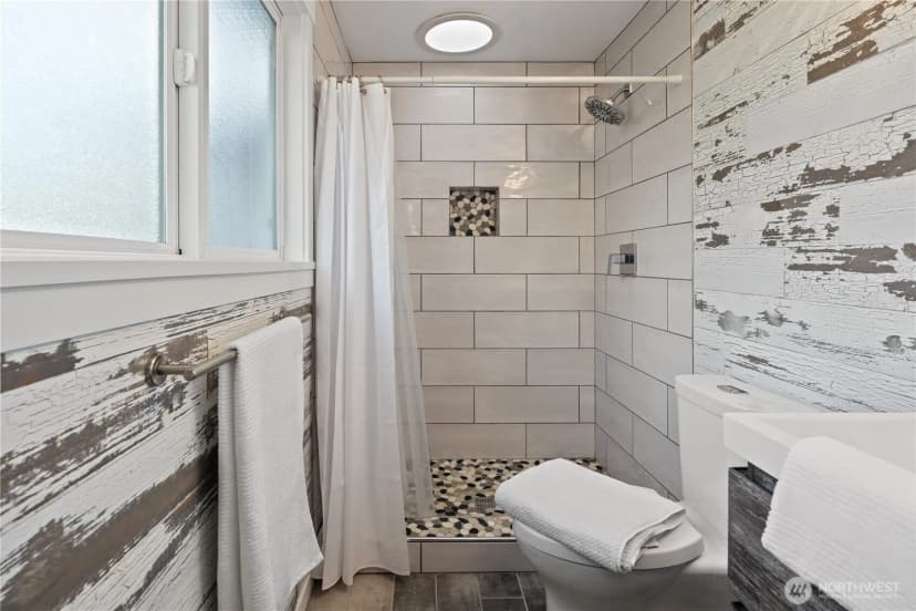 Property photo for 436 Sw 183rd Street, Normandy Park photo 14