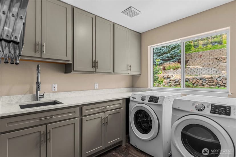 Property photo for 752 Castle Heights Drive, Wenatchee photo 30