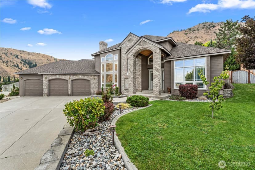 Property photo for 752 Castle Heights Drive, Wenatchee