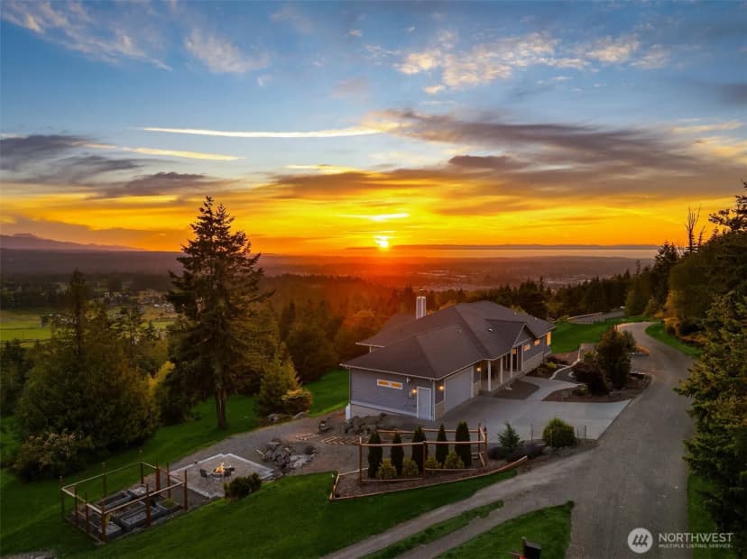 Property photo for 52 Carriage Drive, Sequim