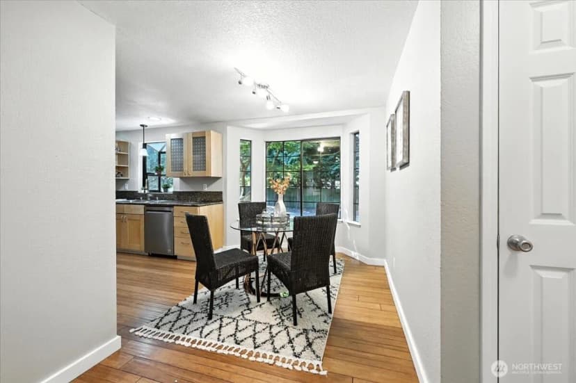 Property photo for 15230 44th Avenue W, Lynnwood photo 3