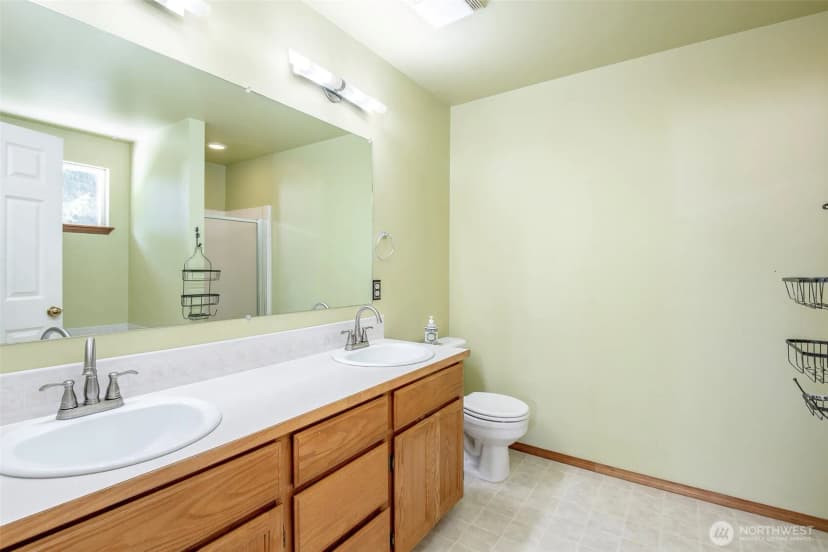 Property photo for 816 3rd Avenue Nw, Puyallup photo 29
