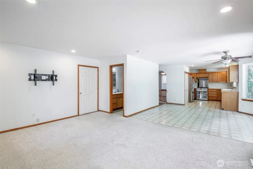 Property photo for 816 3rd Avenue Nw, Puyallup photo 16