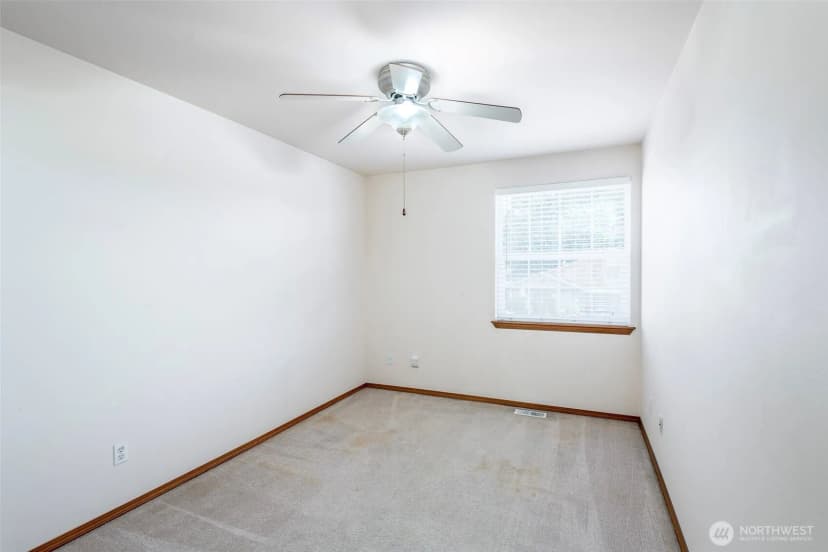 Property photo for 816 3rd Avenue Nw, Puyallup photo 24