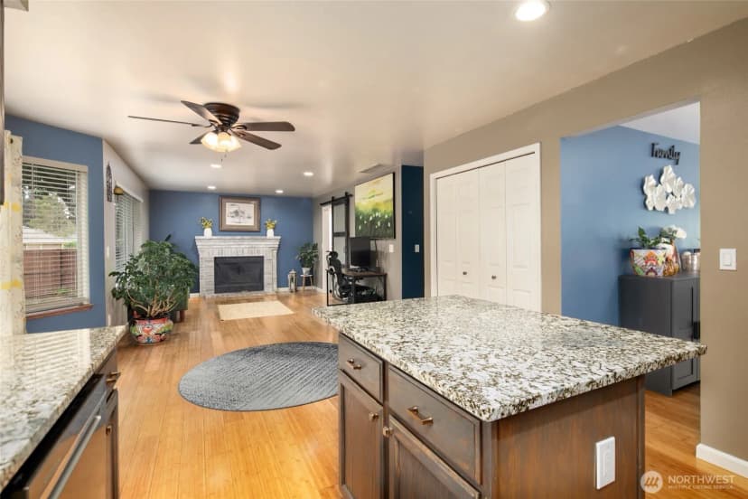 Property photo for 23215 Se 282nd Place, Maple Valley photo 11