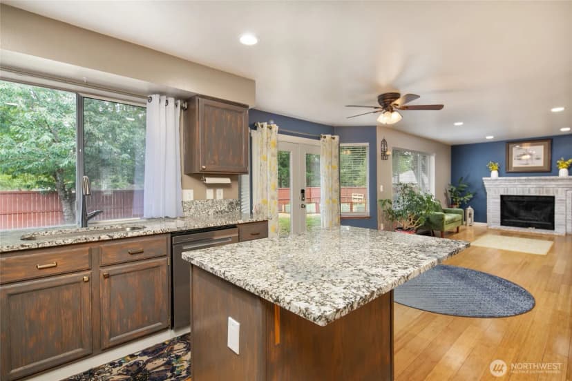 Property photo for 23215 Se 282nd Place, Maple Valley photo 10