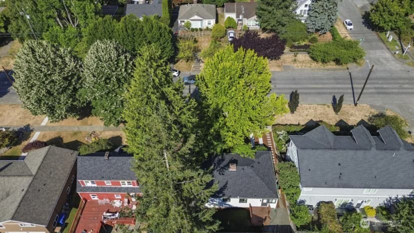 Property photo for 2646 34th Avenue W, Seattle photo 37