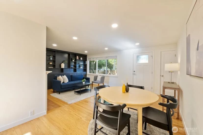 Property photo for 2646 34th Avenue W, Seattle photo 9