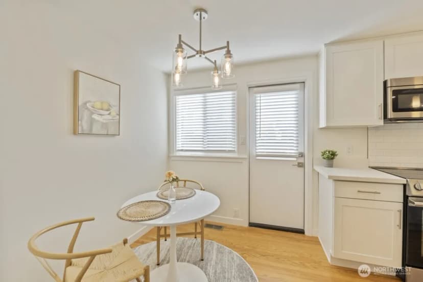 Property photo for 2646 34th Avenue W, Seattle photo 14