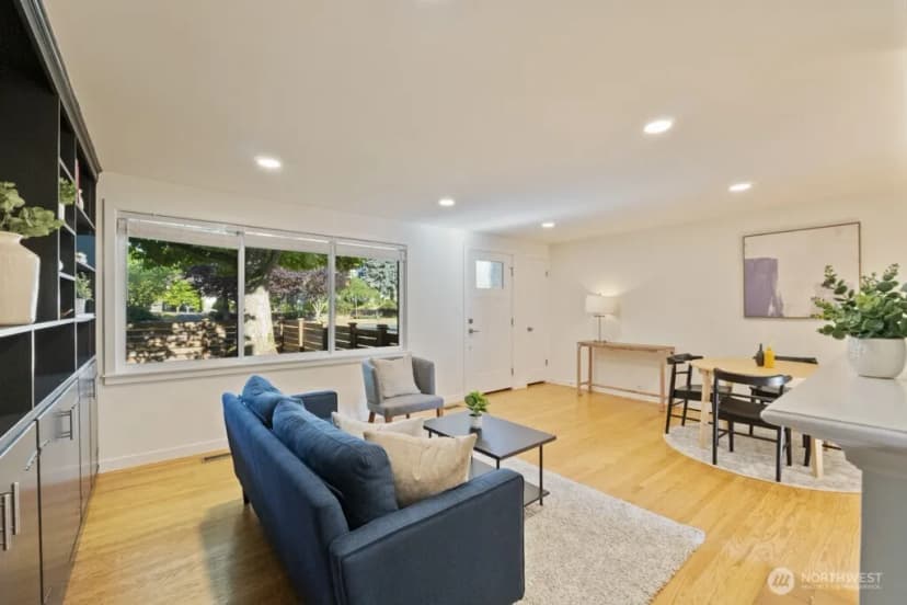 Property photo for 2646 34th Avenue W, Seattle photo 8