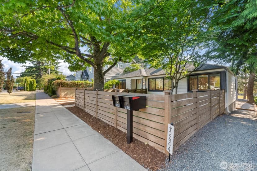 Property photo for 2646 34th Avenue W, Seattle photo 40