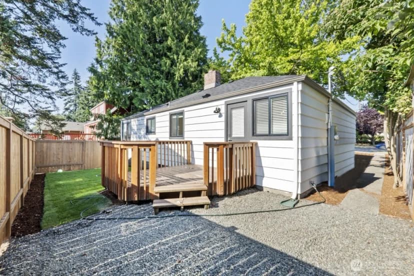 Property photo for 2646 34th Avenue W, Seattle photo 30