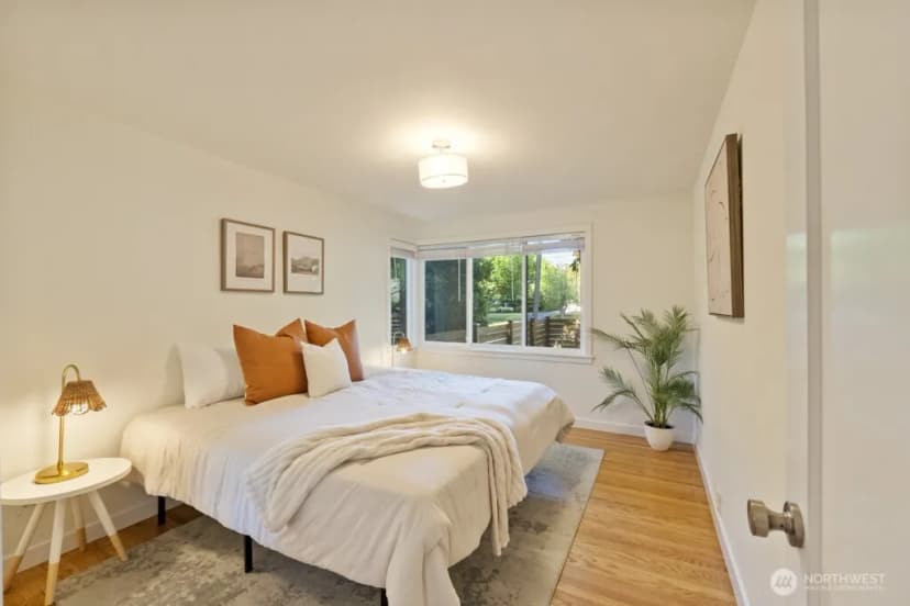 Property photo for 2646 34th Avenue W, Seattle photo 19