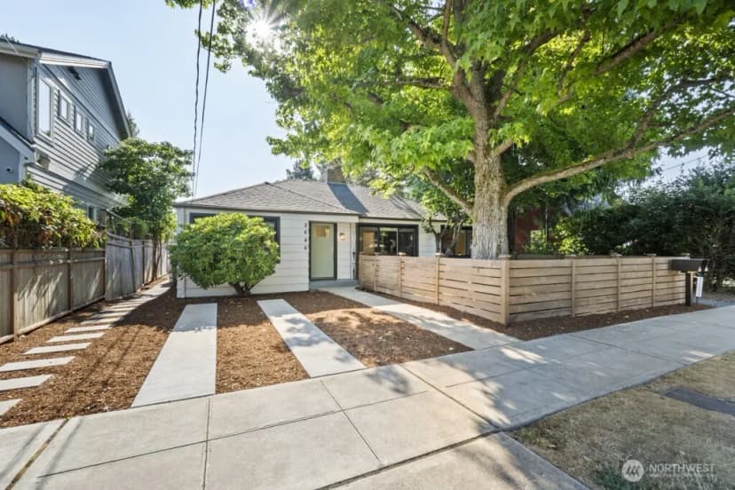 Property photo for 2646 34th Avenue W, Seattle photo 29