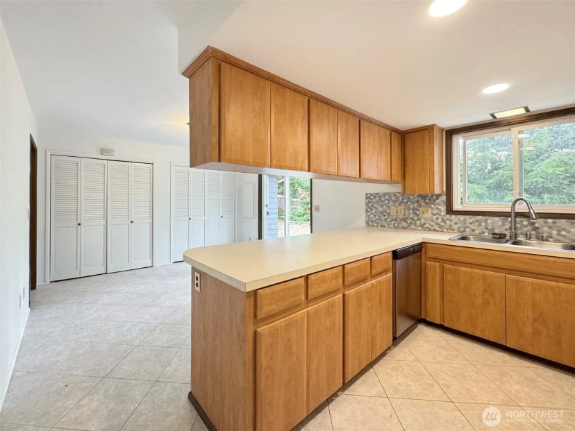 Property photo for 2134 W 6th Street, Port Angeles photo 12