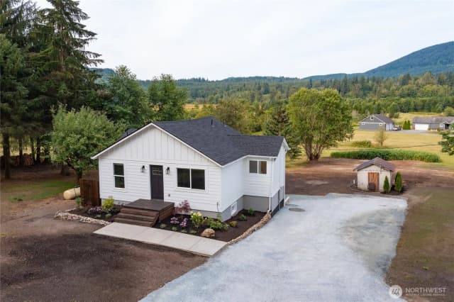 Property photo for 1064 Old Highway 99, Bellingham photo 4