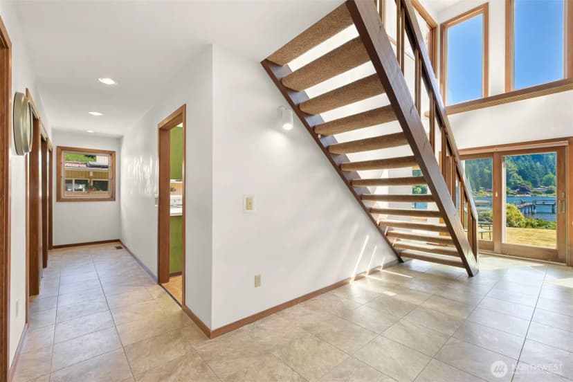 Property photo for 850 Autumn Lane, Bellingham photo 20