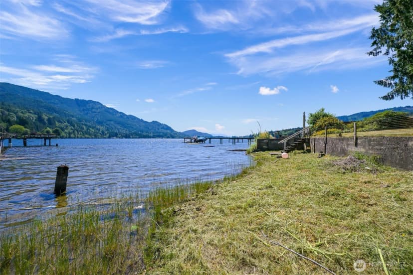 Property photo for 850 Autumn Lane, Bellingham photo 34