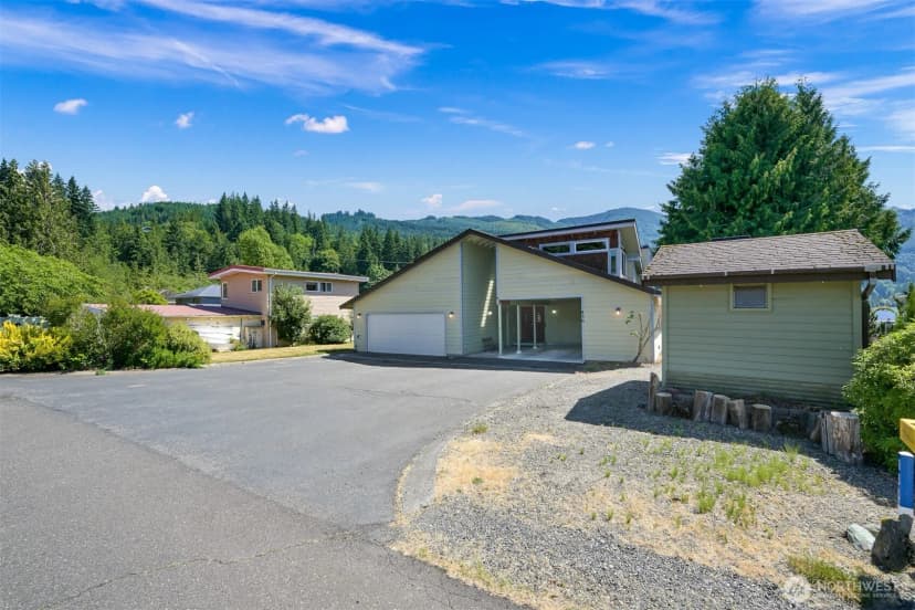 Property photo for 850 Autumn Lane, Bellingham photo 32