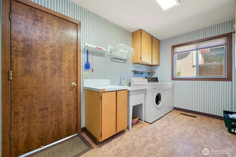 Property photo for 850 Autumn Lane, Bellingham photo 10