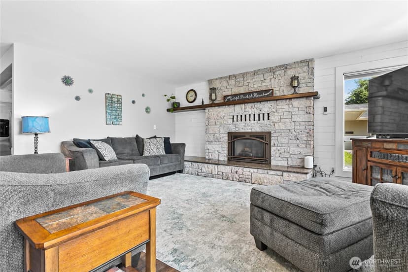 Property photo for 1612 Kok Road, Lynden photo 3