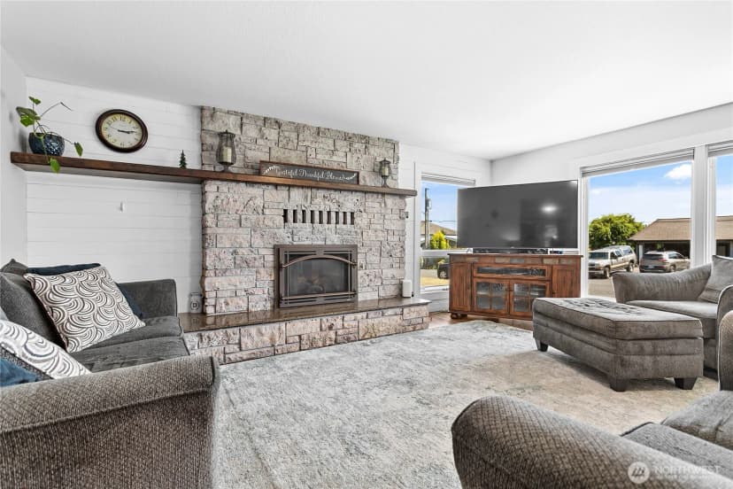 Property photo for 1612 Kok Road, Lynden photo 6