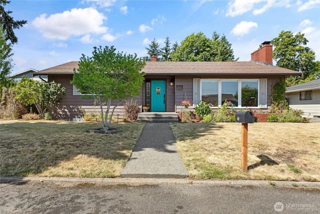 Property photo for 1612 Kok Road, Lynden