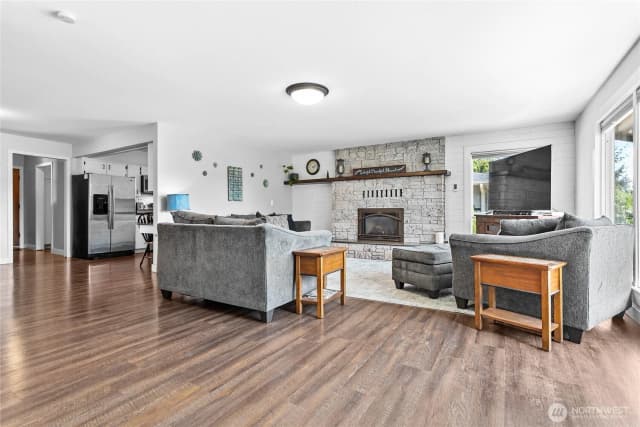 Property photo for 1612 Kok Road, Lynden photo 2