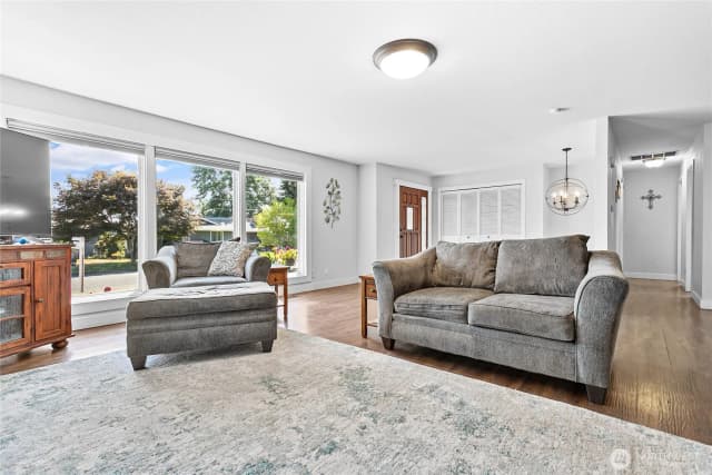 Property photo for 1612 Kok Road, Lynden photo 5
