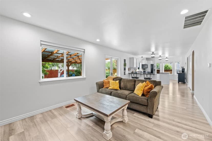Property photo for 14102 68th Avenue E, Puyallup photo 9