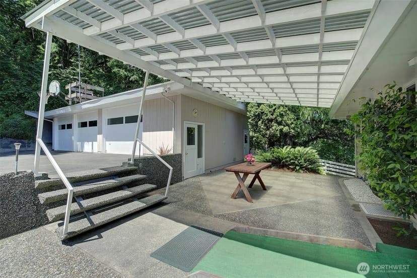 Property photo for 7603 Renton-issaquah Road Se, Issaquah photo 6