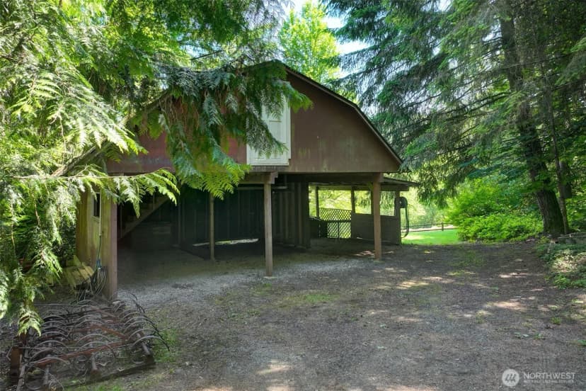Property photo for 7603 Renton-issaquah Road Se, Issaquah photo 24