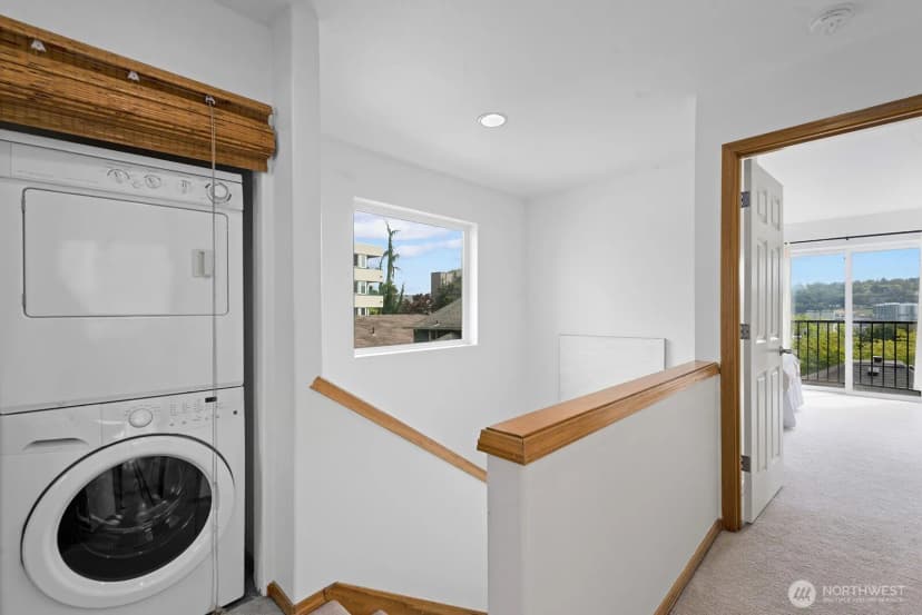 Property photo for 1231 6th Avenue N, Seattle photo 10