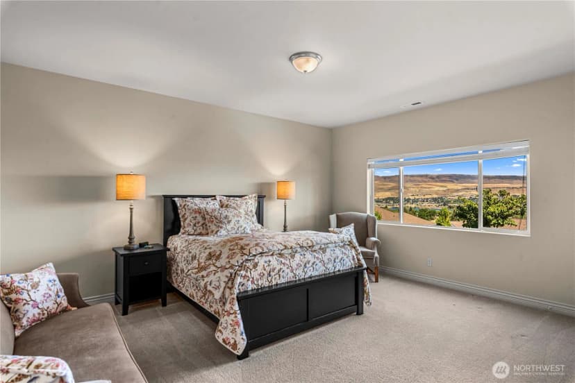 Property photo for 1776 Broadway Place, Wenatchee photo 32