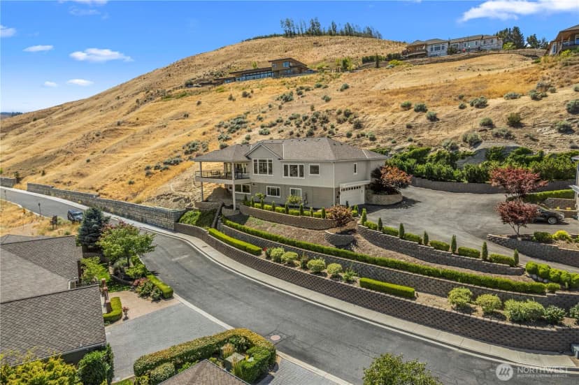 Property photo for 1776 Broadway Place, Wenatchee photo 3