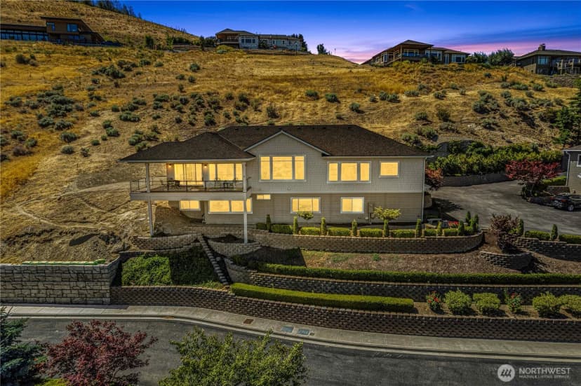Property photo for 1776 Broadway Place, Wenatchee photo 36